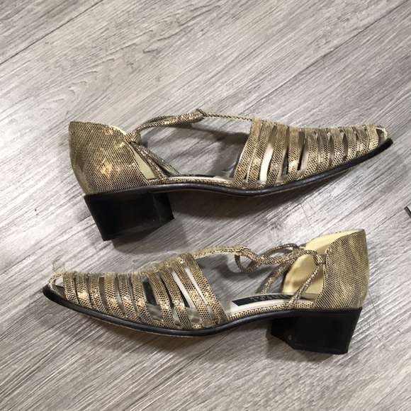 Stuart Weitzman Gold Covered Toe Blue closet Heel Sandals size 9 - Picture 6 of 8